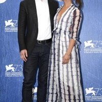 Michael Fassbender i Alicia Vikander