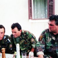 Damir Krstičević, Rahim Ademi i Ivan Korade 5. kolovoza 1995. u uredu na kninskoj tvrđavi planiraju nastavak operacije