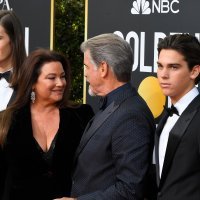 Pierce Brosnan i Keely Shaye Smith sa sinovima