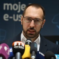Konferencija za medije Tomislava Tomaševića