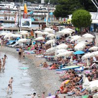 Plaže u Vodicama pune su kupača