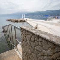 Plaža hotela Hilton Costabella ograđena je ogradom