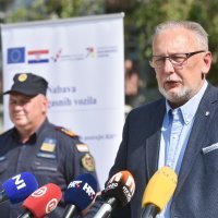 Ministar Božinović prisustvovao petoj primopredaji vatrogasnih vozila