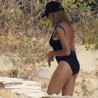 Brigitte i Emmanuel Macron na plaži