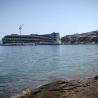 Postira - gradilište hotela koji je uzburkao duhove