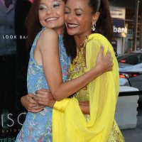 Thandie Newton i Nico Parker