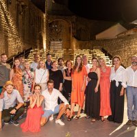 Ansambl i autorski tim Glave lava (2)