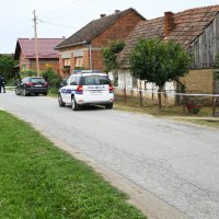 Policijski očevid nedaleko Križevaca gdje je pronađeno mrtvo tijelo muškarca