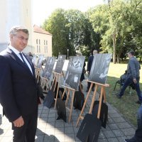 Andrej Plenković u pratnji ministara na svečanom obilježavanju Međunarodnog dana nestalih osoba i Dana sjećanja na nestale osobe u Domovinskom ratu