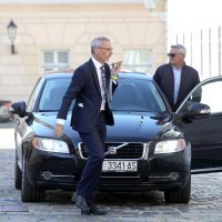 Guverner HNB-a Boris Vujčić dolazi u Banske dvore na sastanak s premijerom