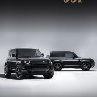 Land Rover Defender V8 Bond Edition