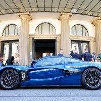 Superautomobili ispred Hotela Esplanade