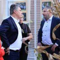 Rajevo selo: Predsjednik Milanović obišao izložbu fotografija "Čuvali smo granicu na Savi"