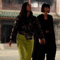 Menger Zhang i Awkwafina u filmu 'Shang-Chi'
