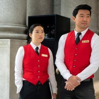 Awkwafina i Simu Liu u filmu 'Shang-Chi'