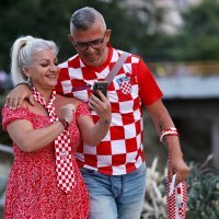 Hrvatski navijači ispred stadiona Poljud
