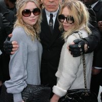 Karl Lagerfeld i sestre Olsen