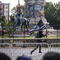 Uklonjen kip konfederacijskog zapovjednika Roberta E. Leeja