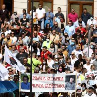 Tisuće prosvjednika tražili istinu o smrti Dženana i Davida