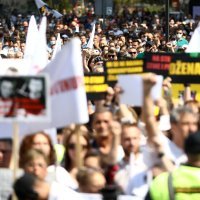 Tisuće prosvjednika tražili istinu o smrti Dženana i Davida