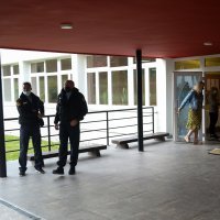 Zaštitari ispred škole u Krapinskim toplicama