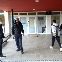 Zaštitari ispred škole u Krapinskim toplicama