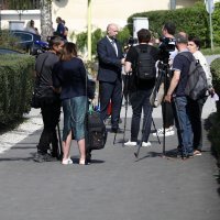 Drama ispred Osnovne škole Krapinske Toplice i dalje se nastavlja, stigla policija i župan