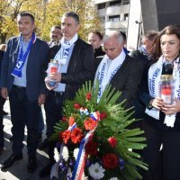 Tomislav Karamarko položio vijenac kod spomenika Oluja 95 (2)