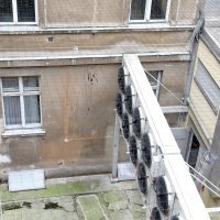 Zapušteno dvorište zgrade Hrvatskog sabora