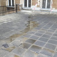 Zapušteno dvorište zgrade Hrvatskog sabora