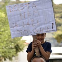 Mirni prosvjed u Dugom Ratu