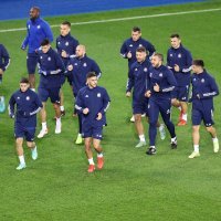 Nogometaši Dinama odradili trening na Cegeka Areni