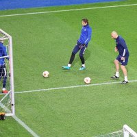 Nogometaši Dinama odradili trening na Cegeka Areni