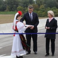 Andrej Plenković, Ursula von der Leyen i Zoran Tegeltija otvorili most preko Save kod Svilaja