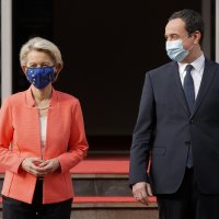 Predsjednica Europske komisije Ursula von der Leyen i kosovski premijer Albin Kurti