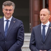 Plenković i suradnici na otvorenju zgrade Razvojnog Centra Ličko-senjske županije