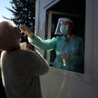 Testiranje na koronu zdravstvenih djelatnika u KBC Osijek