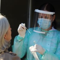 Testiranje na koronu zdravstvenih djelatnika u KBC Osijek