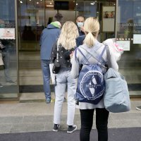 Kontrola covid potvrda na ulazu u KBC Zagreb