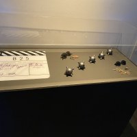 Klapa iz filma, oružje i osobne stvari Jamesa Bonda i Madelinne Swann