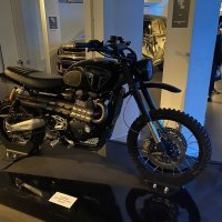 Motocikl Triumph koji koriste zločinci u filmu