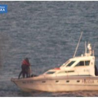 Pomorski policajci spasili posadu s goruće ribarice