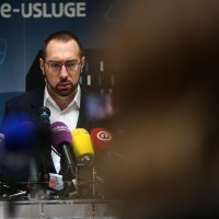 Konferencija za medije Tomislava Tomaševića