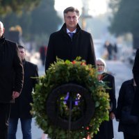 U prigodi blagdana Svih svetih, predsjednik Vlade Andrej Plenković obišao Mirogoj