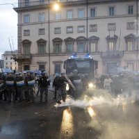 Prosvjedi protiv covid potvrda u Italiji