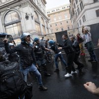 Prosvjedi protiv covid potvrda u Italiji