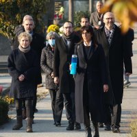 Tomašević položio vijence na Mirogoju