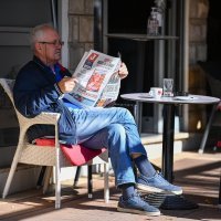 Dubrovnik: Toplo vrijeme izmamilo mnoge 30. listopada u šetnju, a hrabrije i na kupanje