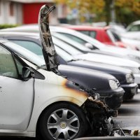 Automobil u Gajnicama se zapalio pa dva puta eksplodirao