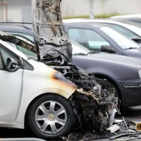 Automobil u Gajnicama se zapalio pa dva puta eksplodirao